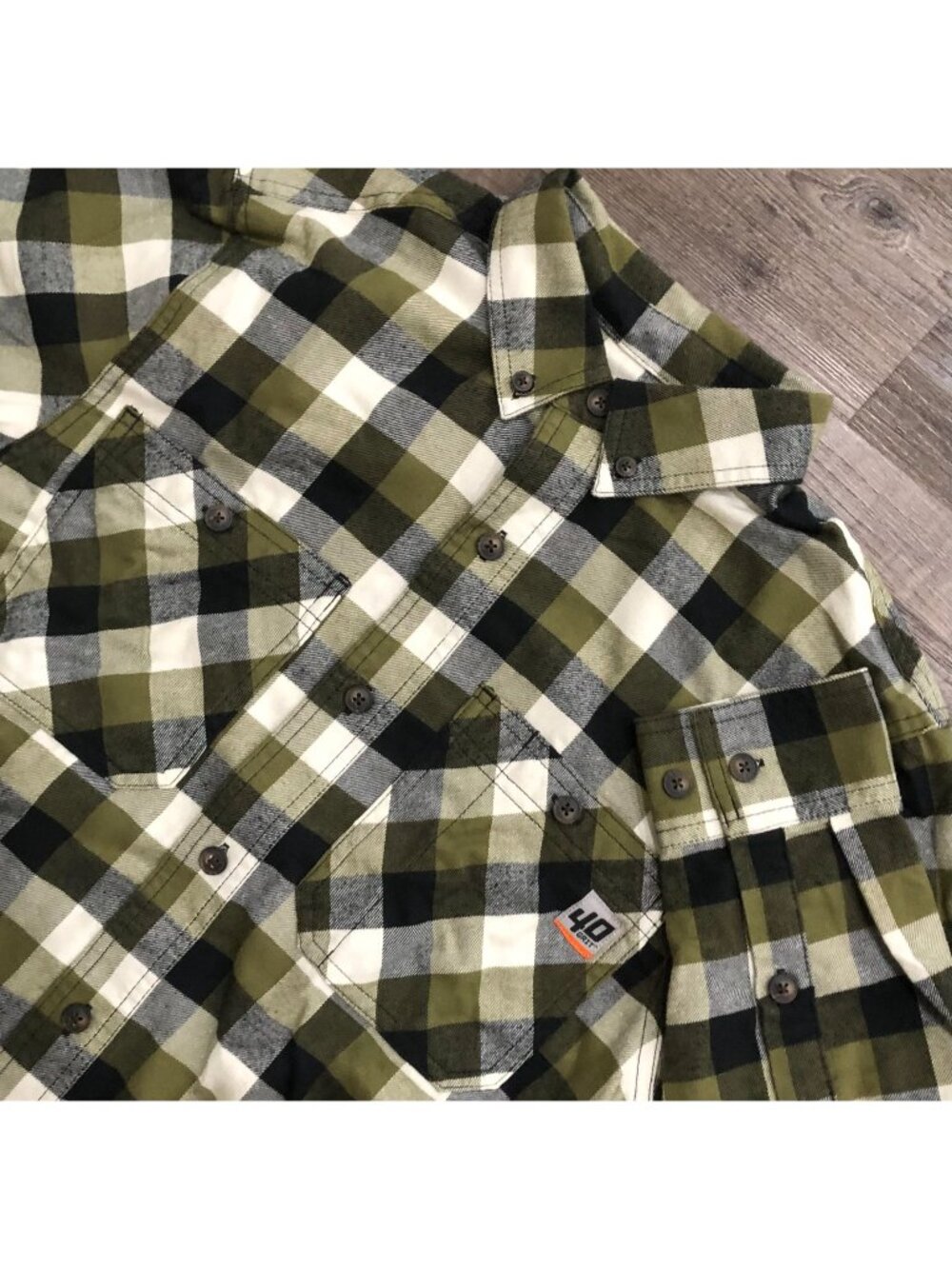 Duluth Trading 40 Grit Mens Small Green Plaid Long Sleeve Button Down Shirt